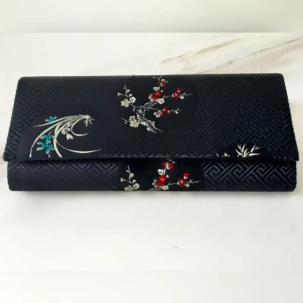 CAROLYN BARTON Japanese Kimono Silk Floral Embroidery Mirror Crossbody Clutch